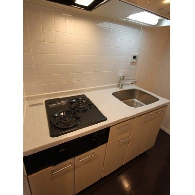 ラグジュアリーアパートメント西新宿の内装|明るい色調の室内です