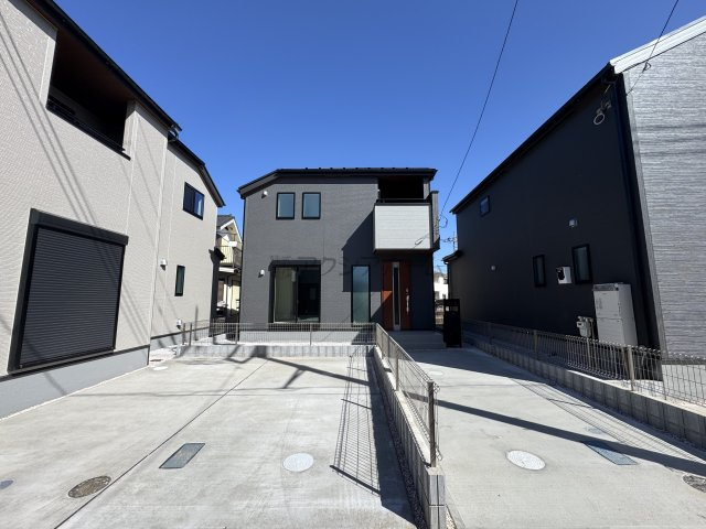 東村山市久米川町3丁目・全9棟　新築一戸建　7号棟　の前面道路含む現地写真|前面道路は交通量が少なく安全です♪