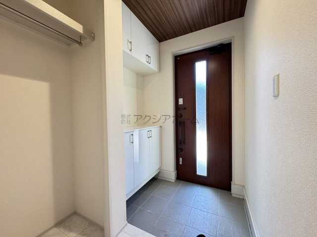 東村山市久米川町3丁目・全9棟　新築一戸建　7号棟　の玄関