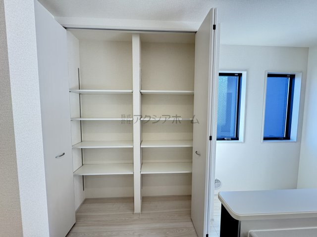 東村山市久米川町3丁目・全9棟　新築一戸建　7号棟　の収納|キッチン横のパントリー