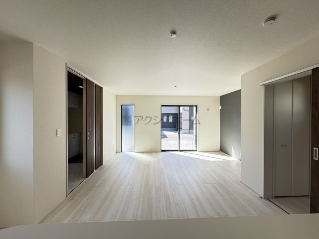 東村山市久米川町3丁目・全9棟　新築一戸建　7号棟　の居間・リビング|LDK18帖