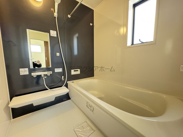 東村山市久米川町3丁目・全9棟　新築一戸建　7号棟　の浴室|1坪タイプのユニットバス。浴室換気乾燥暖房機付きです。