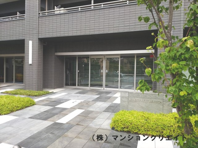 レーベン福井LEVISTAのエントランス