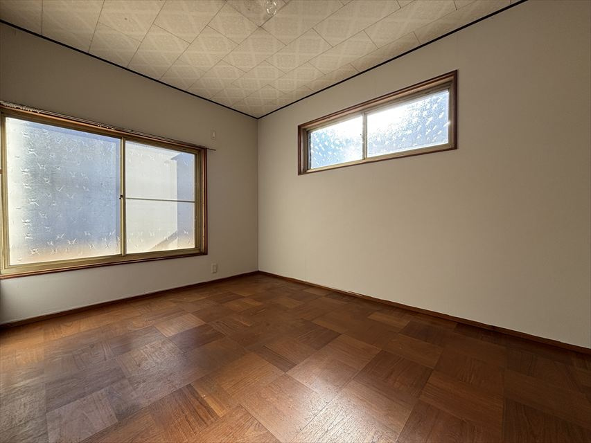 明るい洋室です