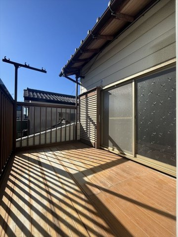 落ち着いた時間を過ごせるバルコニーです