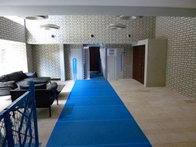 ブランズ甲子園のロビー