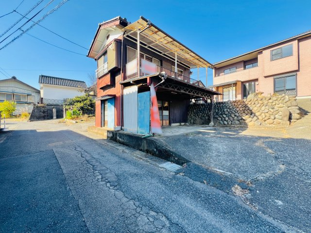 太田市緑町の前面道路含む現地写真|4LDK＋離れ