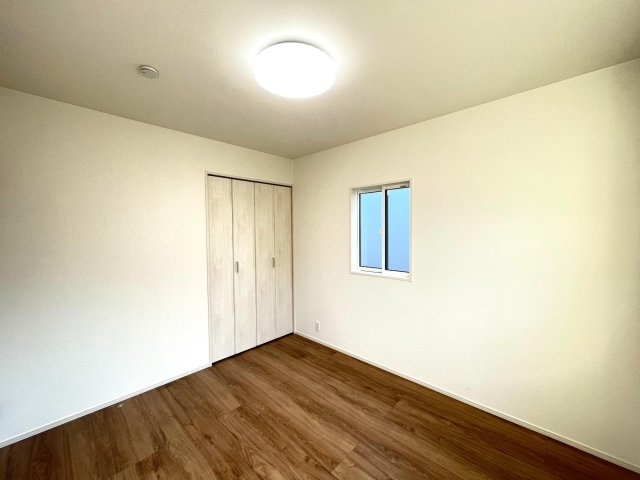 豊田市丸山町4丁目　新築分譲住宅　全2棟　2号棟の洋室