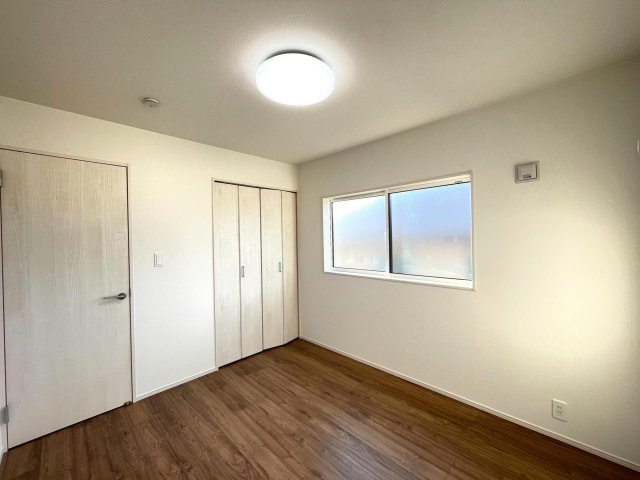 豊田市丸山町4丁目　新築分譲住宅　全2棟　2号棟の洋室