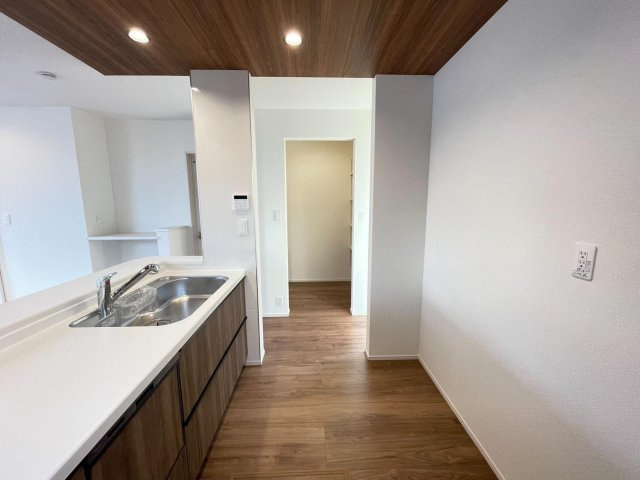 豊田市丸山町4丁目　新築分譲住宅　全2棟　2号棟のキッチン