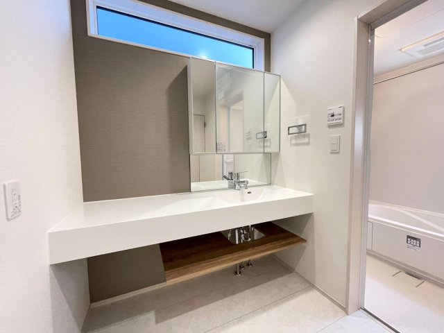 豊田市丸山町4丁目　新築分譲住宅　全2棟　2号棟の独立洗面台