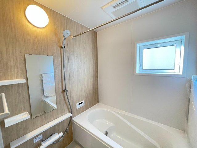 豊田市丸山町4丁目　新築分譲住宅　全2棟　2号棟の浴室