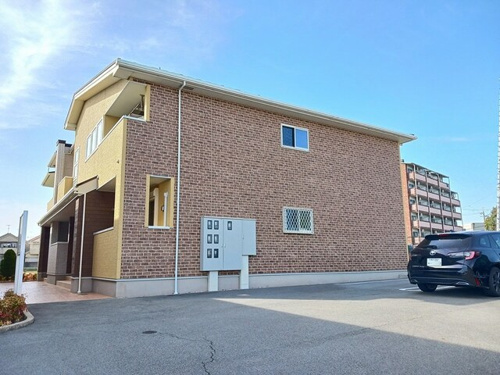 敷地内に駐車場、駐輪場あります！