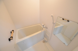 シンプルで機能的なユニットバスです！