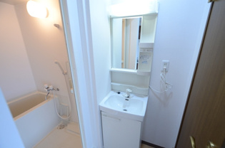 独立洗面化粧台付きでおすすめです！