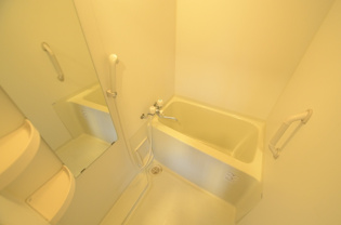 シンプルで機能的なユニットバスです！