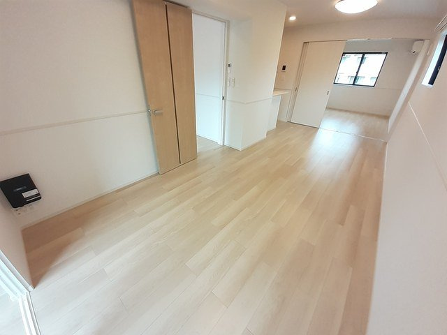 【居間・リビング】 | クレアージュ・ウミⅡ | ゆったりとした居間です