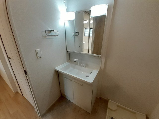 【洗面所】 | クレアージュ・ウミⅡ | ゆったりとスペースのある洗面所