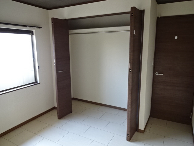 姫路市城北新町１丁目のハイツの収納