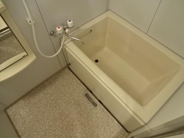姫路市城北新町１丁目のハイツの浴室