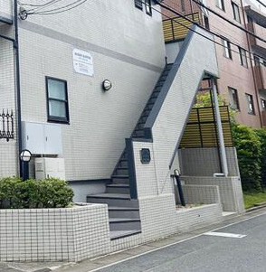 メゾン・ラフィーネのエントランス