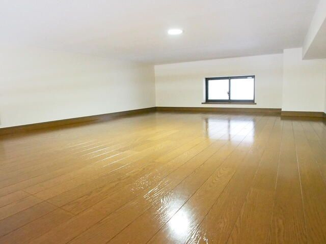 メゾン・ラフィーネの洋室