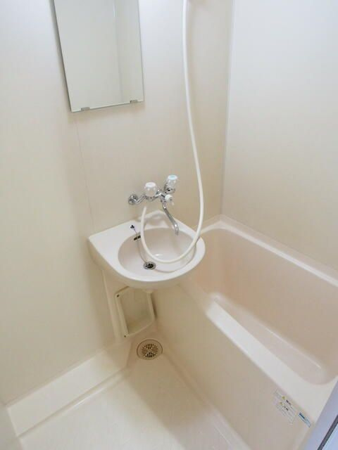 メゾン・ラフィーネの浴室