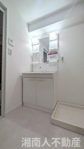 ライオンズマンション辻堂西海岸の独立洗面台|使いやすい独立洗面台です