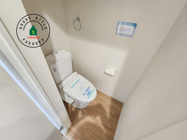 春日市大谷5丁目第4-2棟（1号棟）　の内観：施工例|温水洗浄便座を完備しております。2ヶ所にトイレがあるのは朝の慌ただしい時間も安心です。