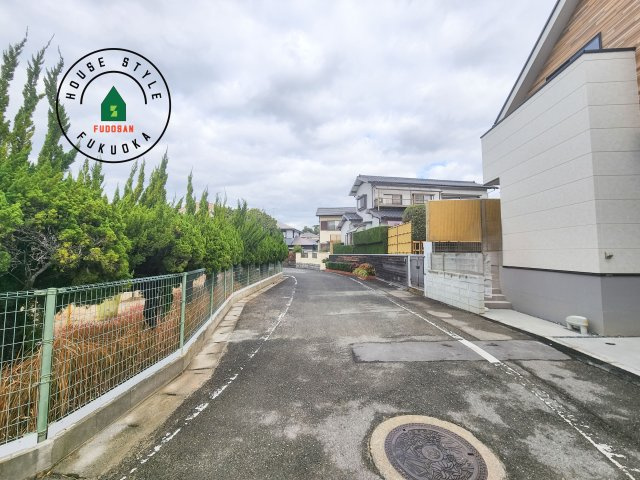 春日市大谷5丁目第4-2棟（1号棟）　の前面道路含む現地写真|前面道路です。