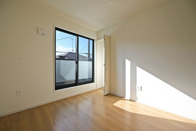 尼崎市武庫町3丁目新築一戸建て│4LDK+駐車1台可の洋室|-洋室5.2帖(2F)-