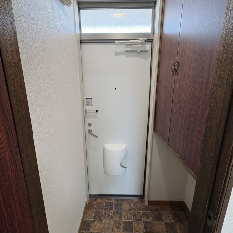 ハイツコスコンの玄関
