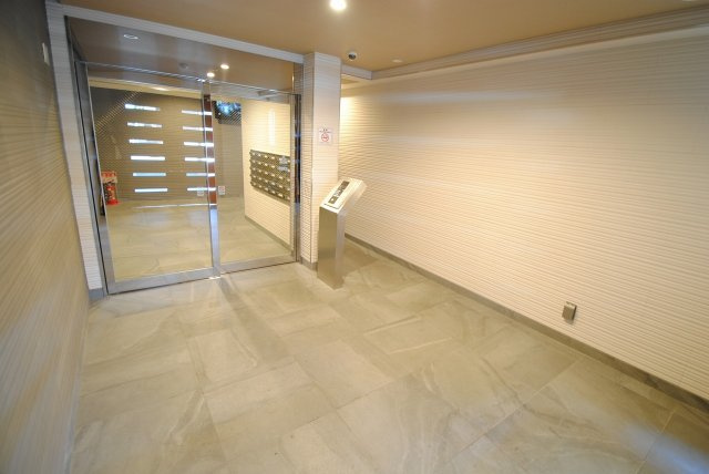 at.east(エイティ・イースト)のエントランス