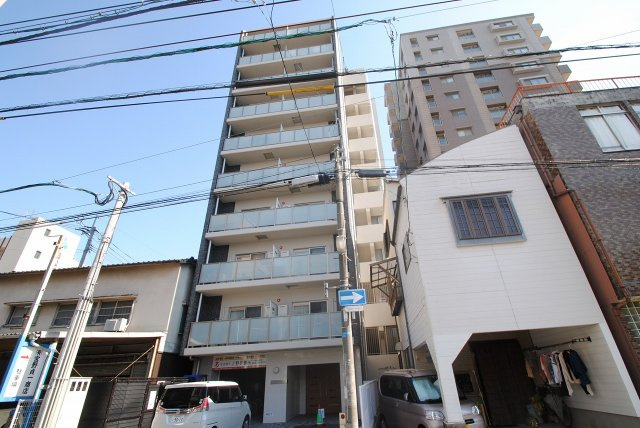 at.east(エイティ・イースト)の外観