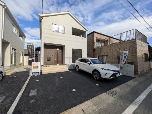 福岡市西区今宿第４　2号棟の前面道路含む現地写真
