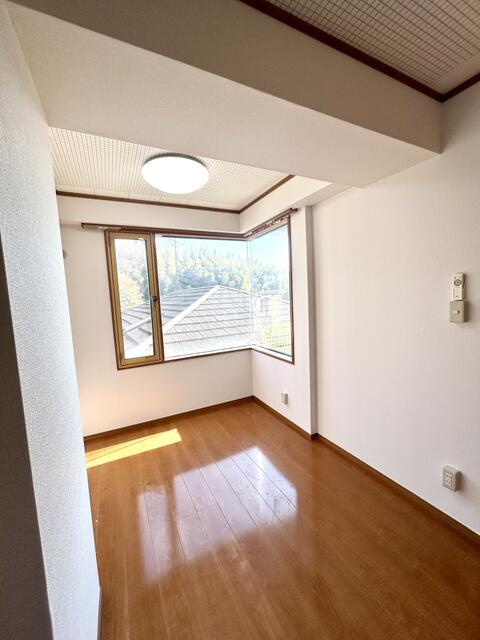 グリーン・コアの洋室