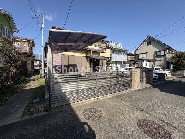 【前面道路含む現地写真】 | 都心へもスムーズにアクセスできる、小田急線「渋沢」駅徒歩１１分◎　
毎日の通勤・通学も楽々ですよ♪