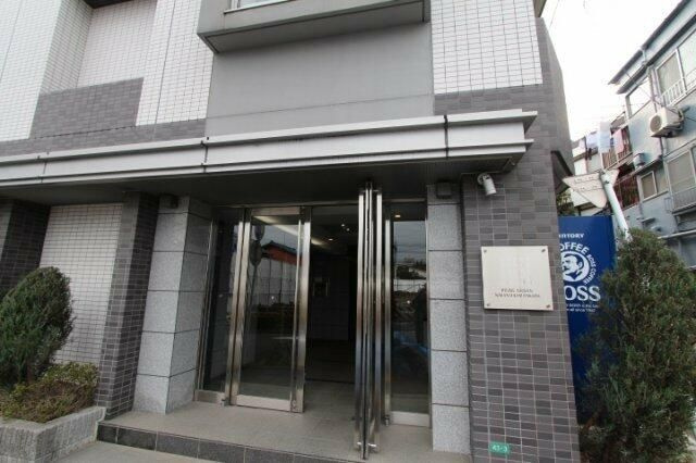 プライムアーバン中野上高田のエントランス