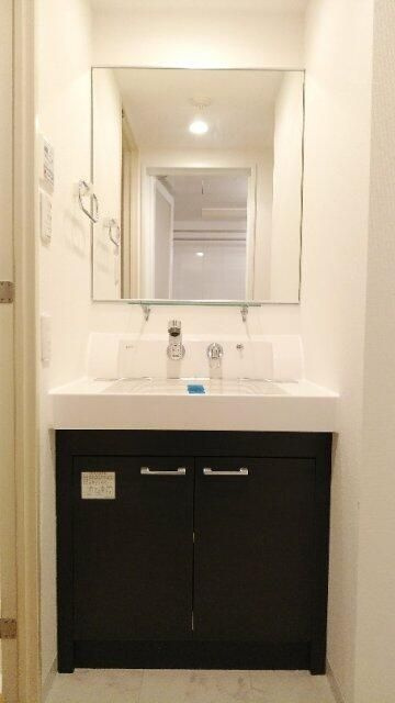 プライムアーバン中野上高田の洗面所