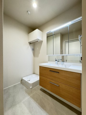 グリナージュ　リリアの独立洗面台|女子力向上にはシャンプードレッサーはマストアイテム♪