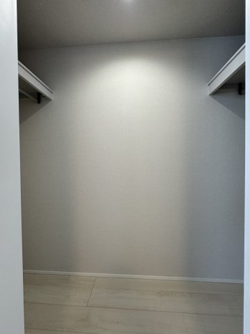 グリナージュ　リリアの収納|洋室7帖のWIC♪