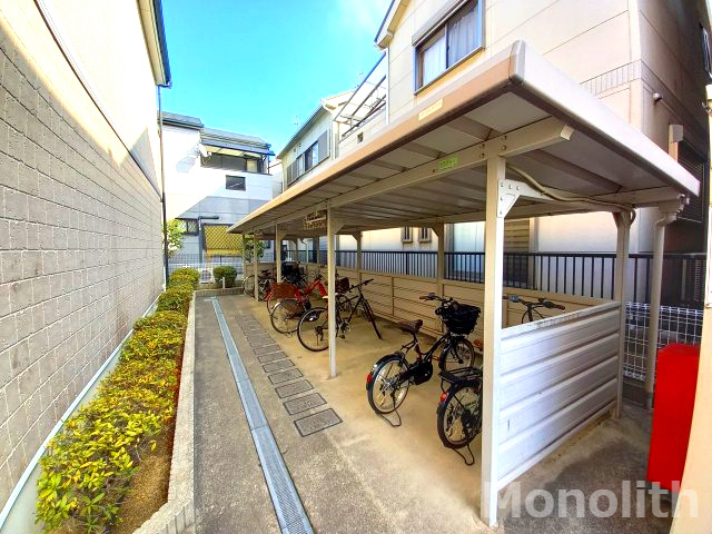 ボナール鳳南の駐車場