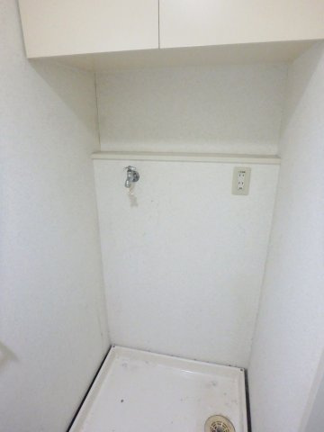 芦屋ハイタウンのランドリースペース|洗濯機置き場