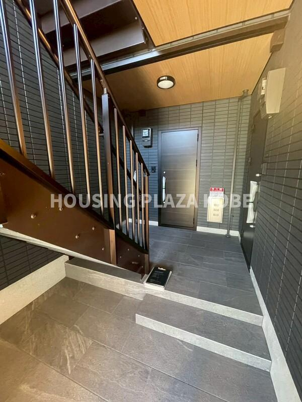 Pista神戸板宿のエントランス