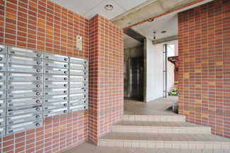【エントランス】 | 建物の内部です