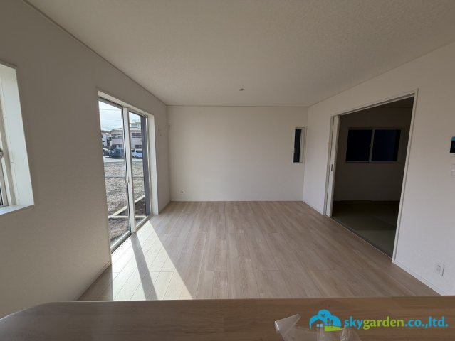 平塚市御殿第18Ⅰ期4棟　新築戸建　全8棟4号棟の居間・リビング