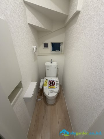 平塚市御殿第18Ⅰ期4棟　新築戸建　全8棟4号棟のトイレ