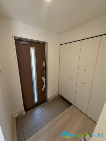 平塚市御殿第18Ⅰ期4棟　新築戸建　全8棟4号棟の玄関