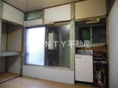 【居間・リビング】 | 富士見荘 | こちらのリビングで趣味の時間をお楽しみください