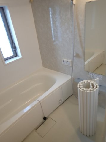 メゾンドール7の浴室